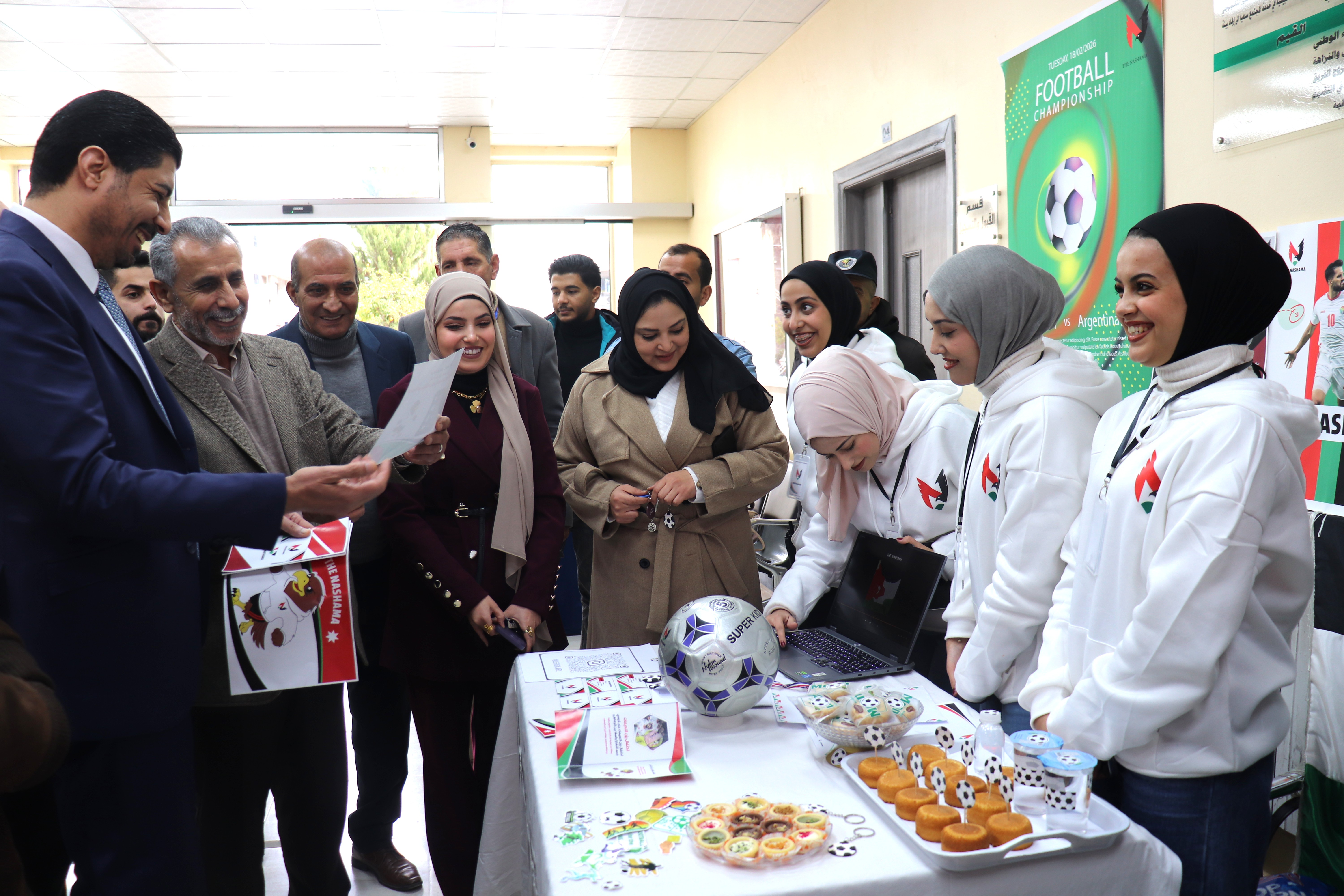 حصاد التميز.. كلية حطين الجامعية تزهو بإبداعات طلبتها وتحتفل بمشاريع تخرجهم