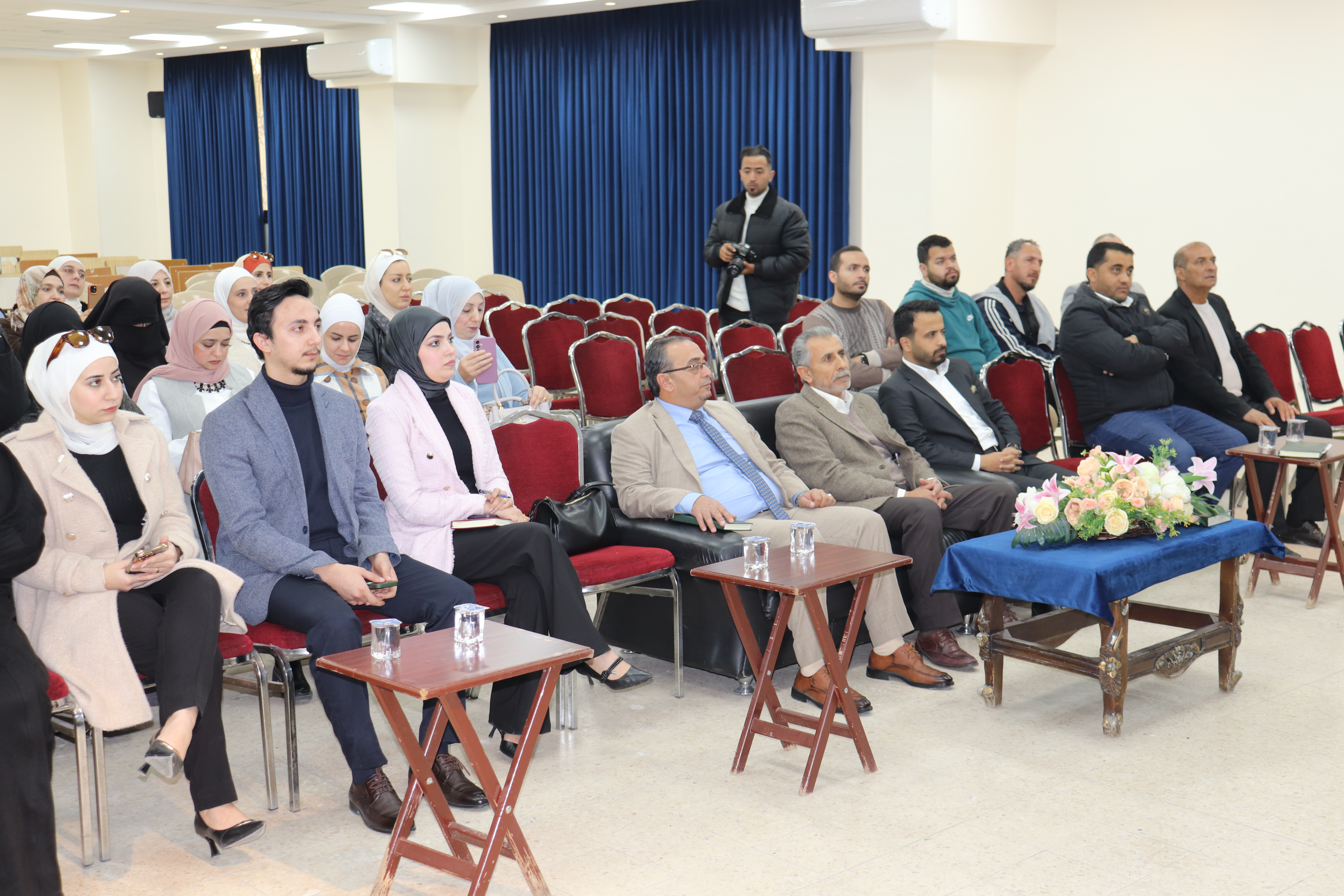 كلية حطين الجامعية المتوسطة تستضيف ورشة عمل في التحرير الصحفي بتربية لواء القويسمة لتعزيز الإعلام التربوي